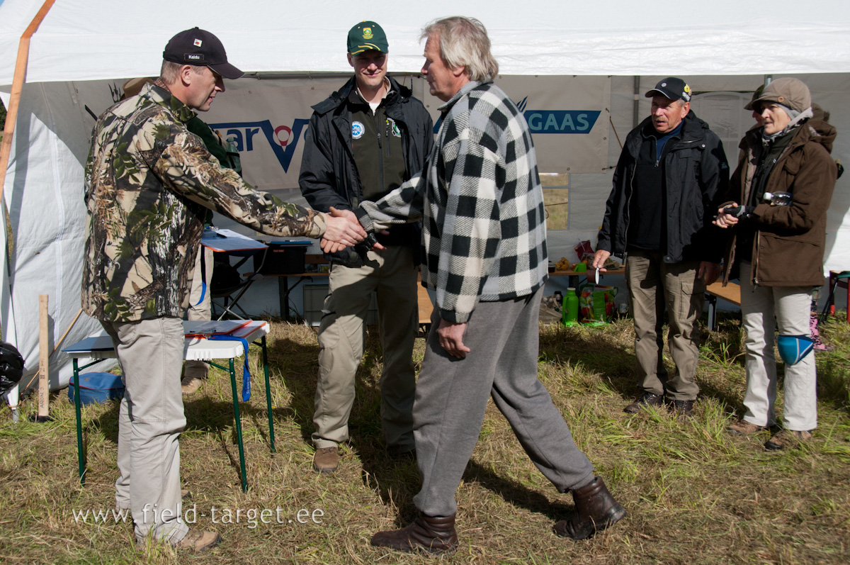 0238   Voistkonnad on tana samad, mis eile